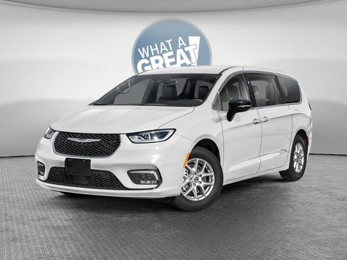 New 2026 Chrysler Pacifica Select FWD image 1
