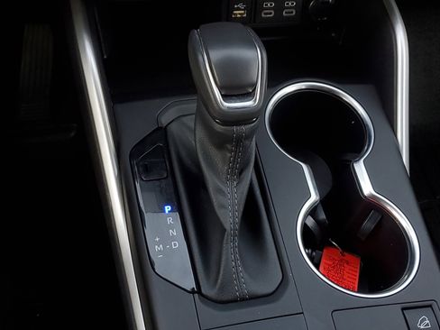 Used 2023 Toyota Highlander LE image 30