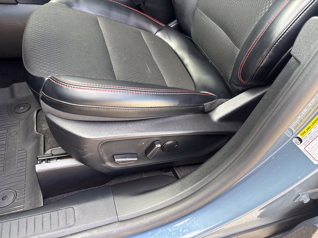 Used 2025 Ford Escape ST-Line w/ Equipment Group 301A FWD image 23
