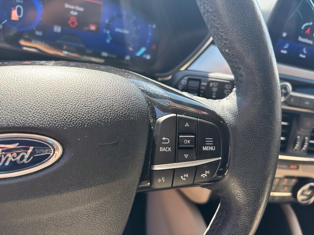 Used 2021 Ford Escape Titanium w/ Class II Trailer Tow Package AWD/4WD image 19