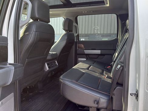 Used 2024 Ford F250 Lariat w/ Lariat Ultimate Package AWD/4WD image 10