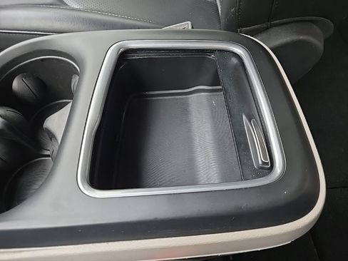 Used 2023 Chrysler Pacifica Touring-L FWD image 63