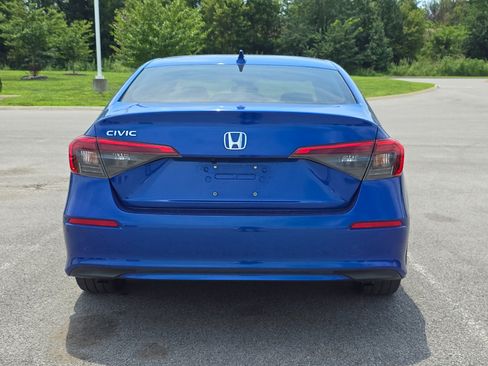 Used 2022 Honda Civic EX image 4