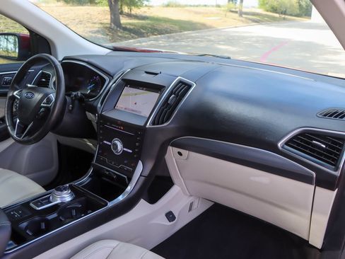 Used 2019 Ford Edge Titanium w/ Equipment Group 301A FWD image 23