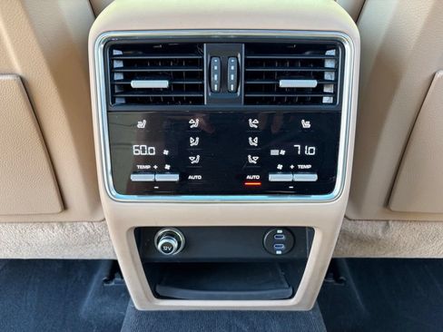 Certified 2023 Porsche Cayenne S Platinum AWD/4WD image 7