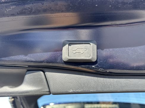 Used 2021 Toyota RAV4 XLE Premium image 13