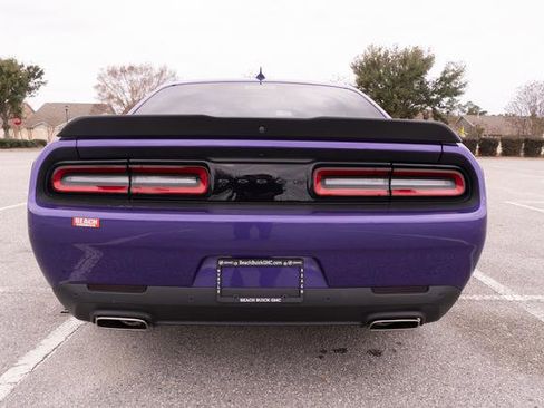 Used 2023 Dodge Challenger SXT w/ Plus Package image 5