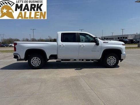 Used 2024 Chevrolet Silverado 2500 LT image 6