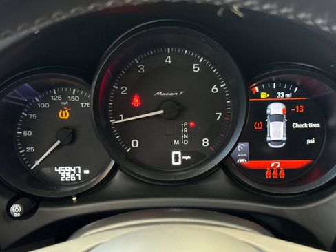 Certified 2023 Porsche Macan Turbo AWD/4WD image 25