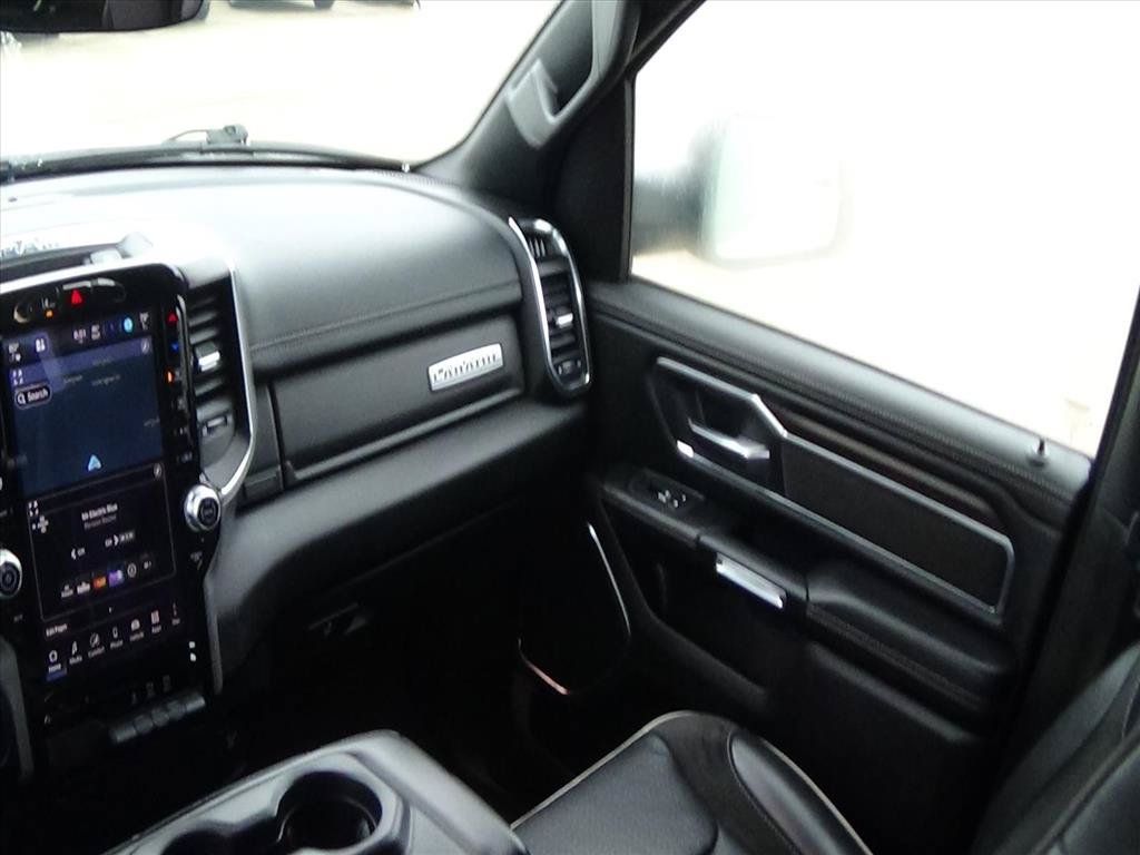 Used 2025 RAM 1500 Laramie AWD/4WD image 15