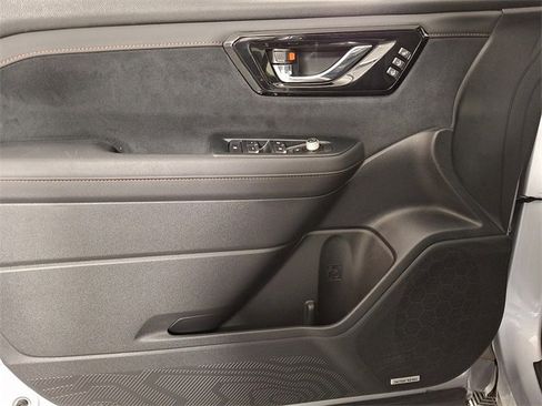 Certified 2025 Subaru Forester Touring image 15