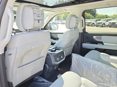 New 2027 Ford Expedition Platinum AWD/4WD image 12