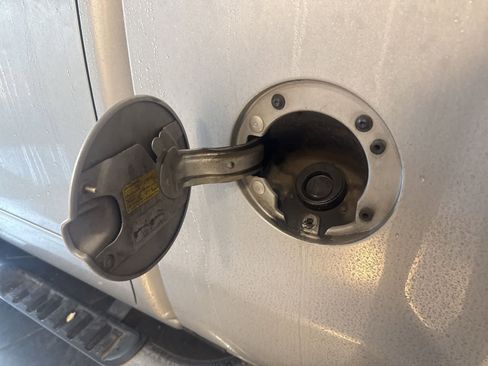 Used 2018 Chevrolet Silverado 1500 LT w/ All Star Edition image 10