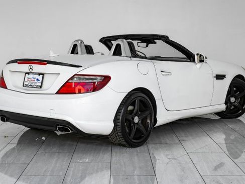 Used 2014 Mercedes-Benz SLK 250 image 8