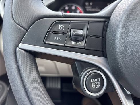 Used 2019 Alfa Romeo Giulia AWD w/ Quick Order Package 22J Sport image 28