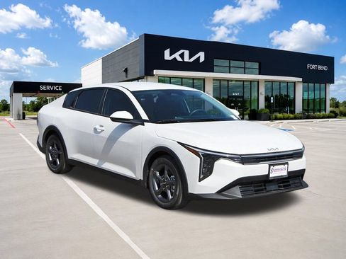 New 2026 Kia K4 FWD image 7