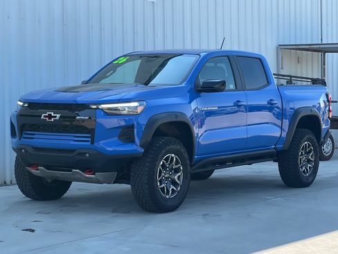 Used 2026 Chevrolet Colorado ZR2 w/ Technology Package AWD/4WD image 9