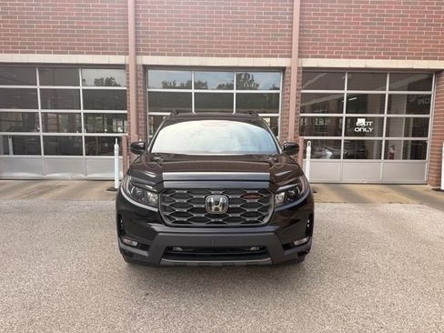 Used 2023 Honda Passport TrailSport image 3