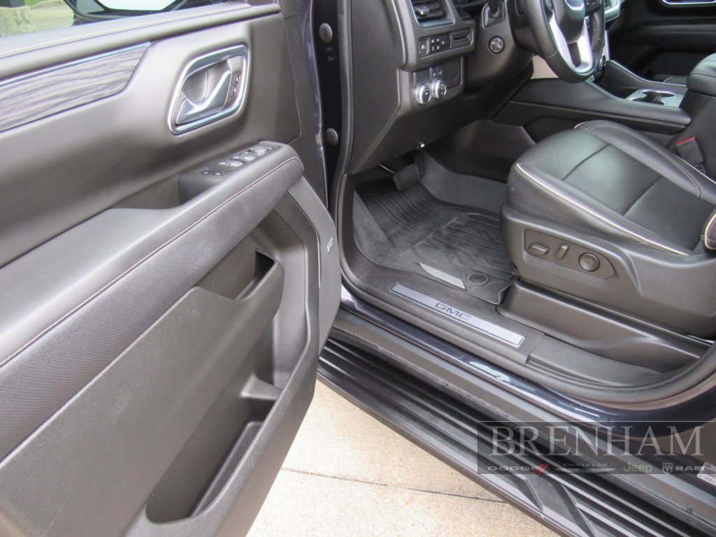 Used 2023 GMC Yukon XL SLT w/ SLT Luxury Package RWD image 13