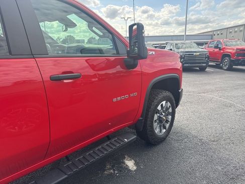 Used 2025 Chevrolet Silverado 2500 Custom w/ Custom Value Package AWD/4WD image 4