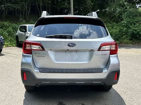 Used 2018 Subaru Outback 2.5i Premium AWD/4WD image 4