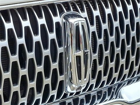 Used 2023 Lincoln Nautilus Reserve w/ Equipment Group 202A image 29