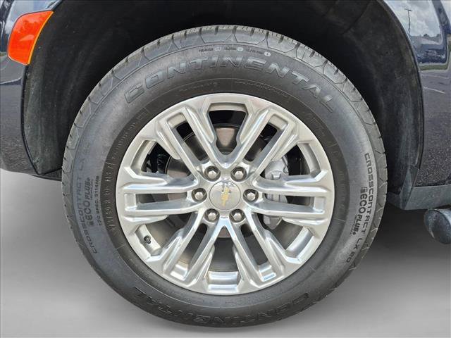 Used 2023 Chevrolet Suburban Z71 w/ Luxury Package AWD/4WD image 16