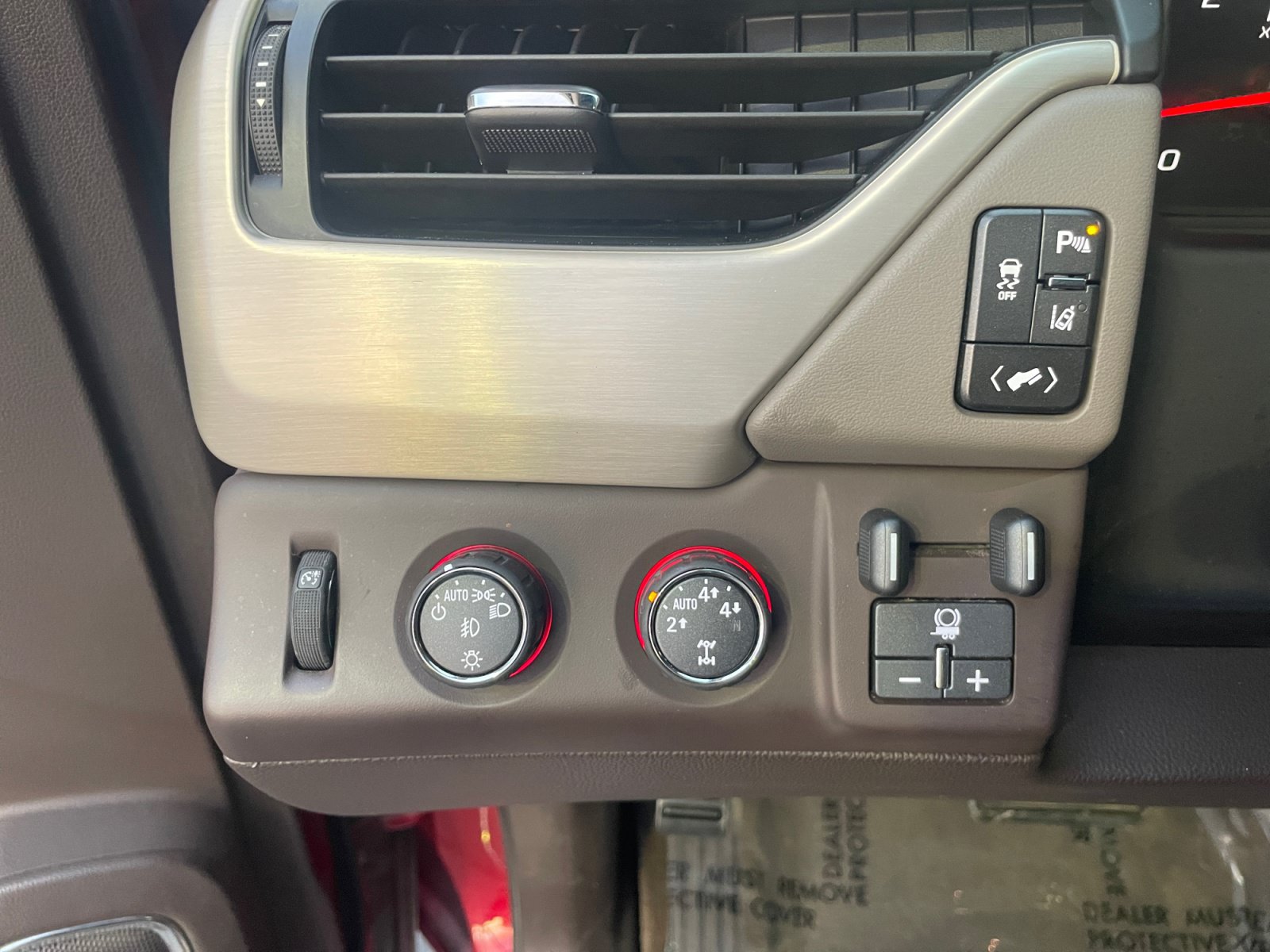 Used 2015 GMC Yukon Denali AWD/4WD image 14