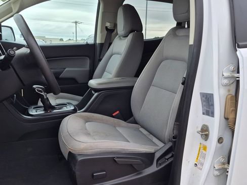 Used 2022 Chevrolet Colorado W/T AWD/4WD image 11