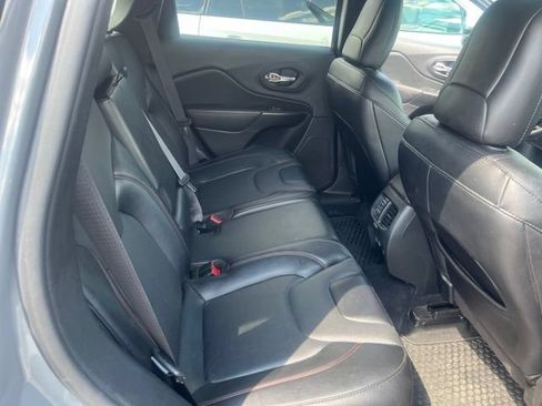 Used 2022 Jeep Cherokee Trailhawk w/ Sound & Nav Group AWD/4WD image 9