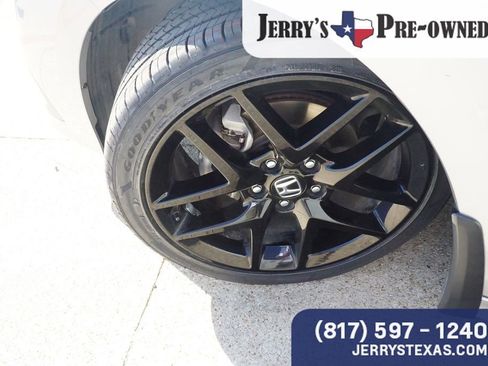 Used 2024 Honda Civic Sport image 9