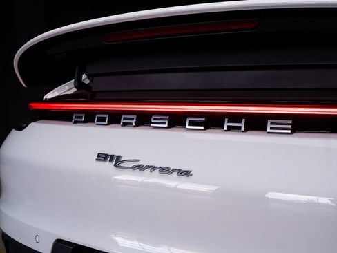 Used 2020 Porsche 911 Carrera 4S AWD/4WD image 18