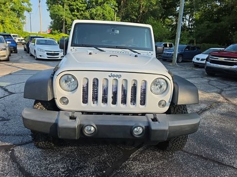 Used 2016 Jeep Wrangler Unlimited Rubicon w/ Dual Top Group AWD/4WD image 2