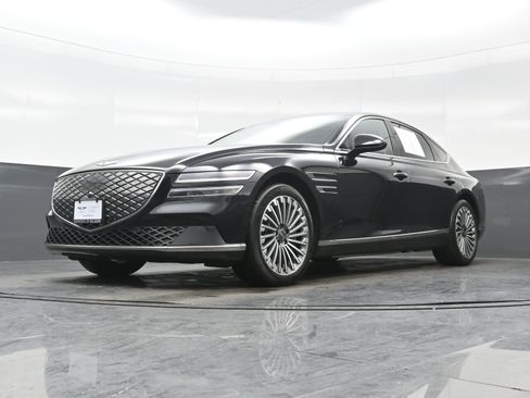 Certified 2023 Genesis G80 image 25