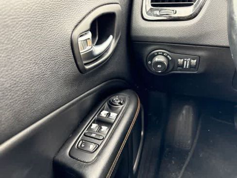 Used 2018 Jeep Compass Limited w/ Navigation Group FWD image 22