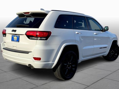 Used 2019 Jeep Grand Cherokee Altitude image 11