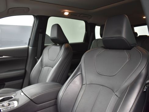 Used 2023 INFINITI QX60 Pure image 11