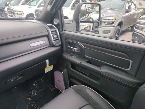 New 2026 RAM 3500 Laramie AWD/4WD image 17