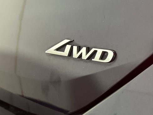 Used 2023 Genesis G70 2.0T image 27