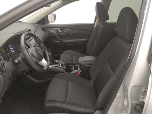 Used 2020 Nissan Rogue SV FWD image 17