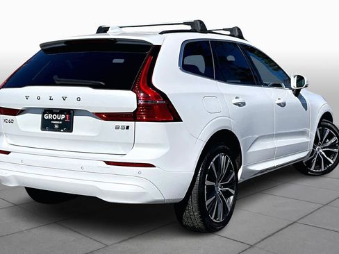 Used 2022 Volvo XC60 B5 Momentum w/ Climate Package image 12