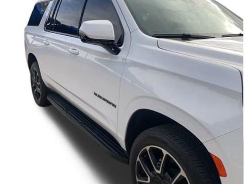 Used 2024 Chevrolet Suburban RST w/ Luxury Package image 15