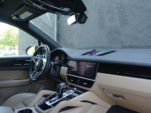 Certified 2021 Porsche Cayenne AWD/4WD image 27