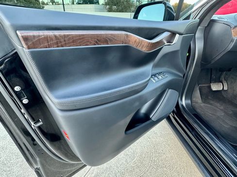 Used 2021 Tesla Model X Long Range image 43