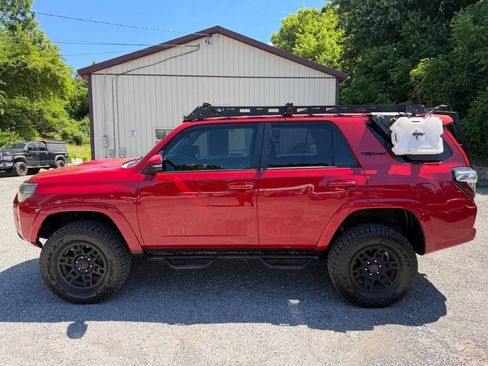 Used 2016 Toyota 4Runner Trail Premium AWD/4WD image 9