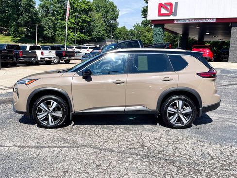 Used 2024 Nissan Rogue SL w/ SL Premium Package AWD/4WD image 3