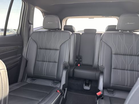 Certified 2025 Buick Enclave Avenir w/ Super Cruise Package image 29