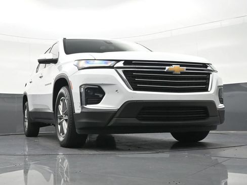 Used 2023 Chevrolet Traverse LT FWD image 30