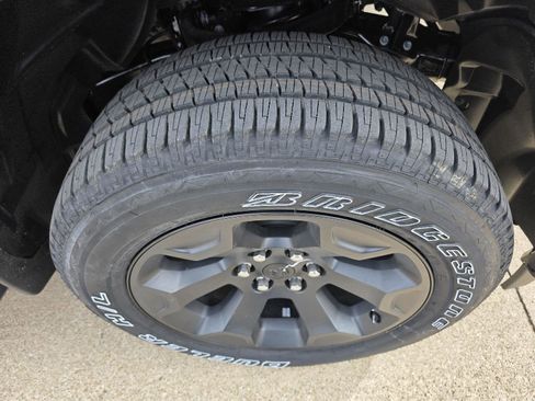 New 2026 RAM 1500 Express AWD/4WD image 38