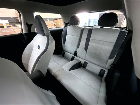 Used 2025 MINI Cooper 2-Door Hardtop image 28